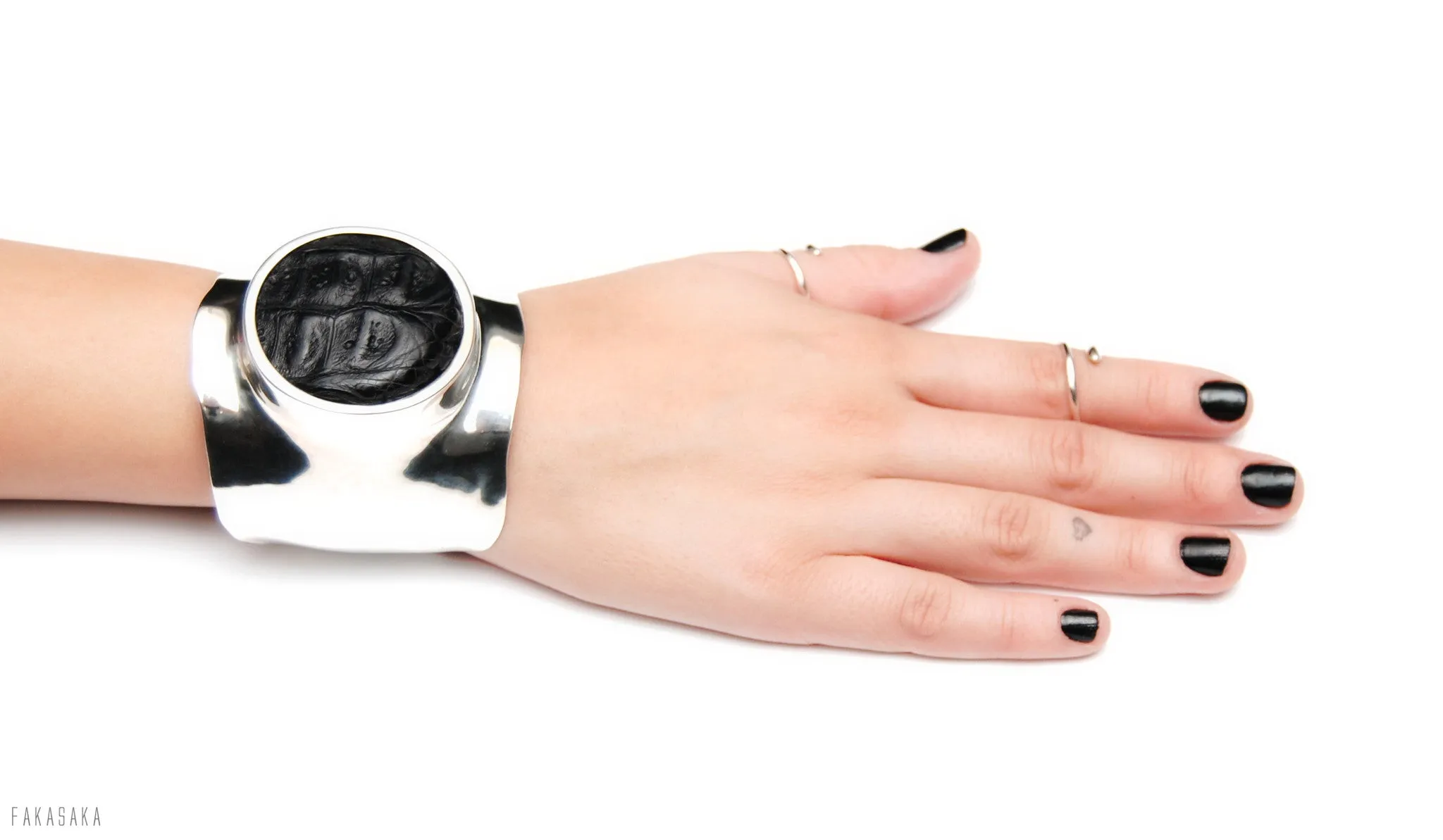 16005 cuff | crocodile