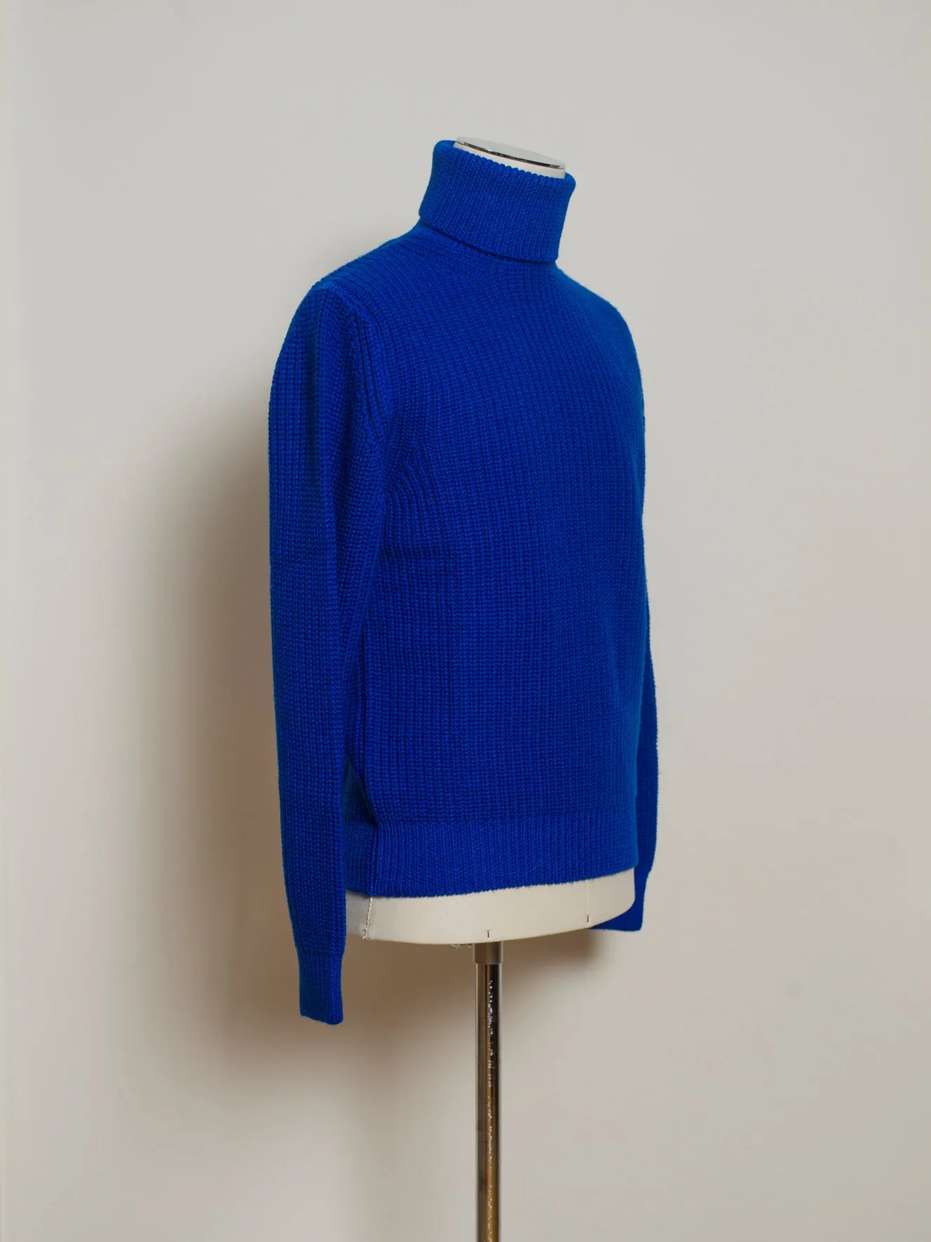 Drumohr Heavy Merino Wool Knit Roll Neck / Bright Blue
