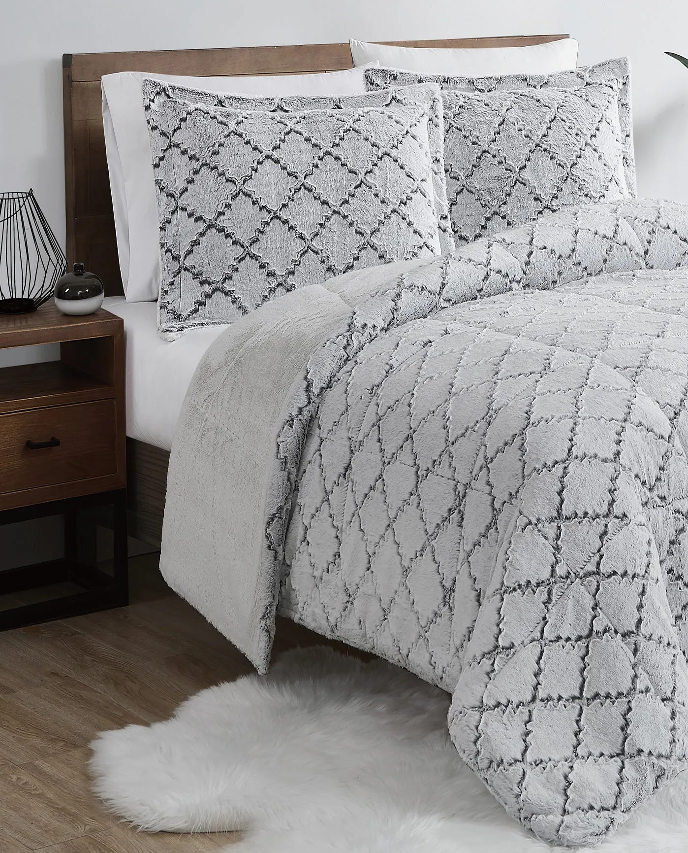 TEXTURED OGEE 3 PIECE COMFORTER SET